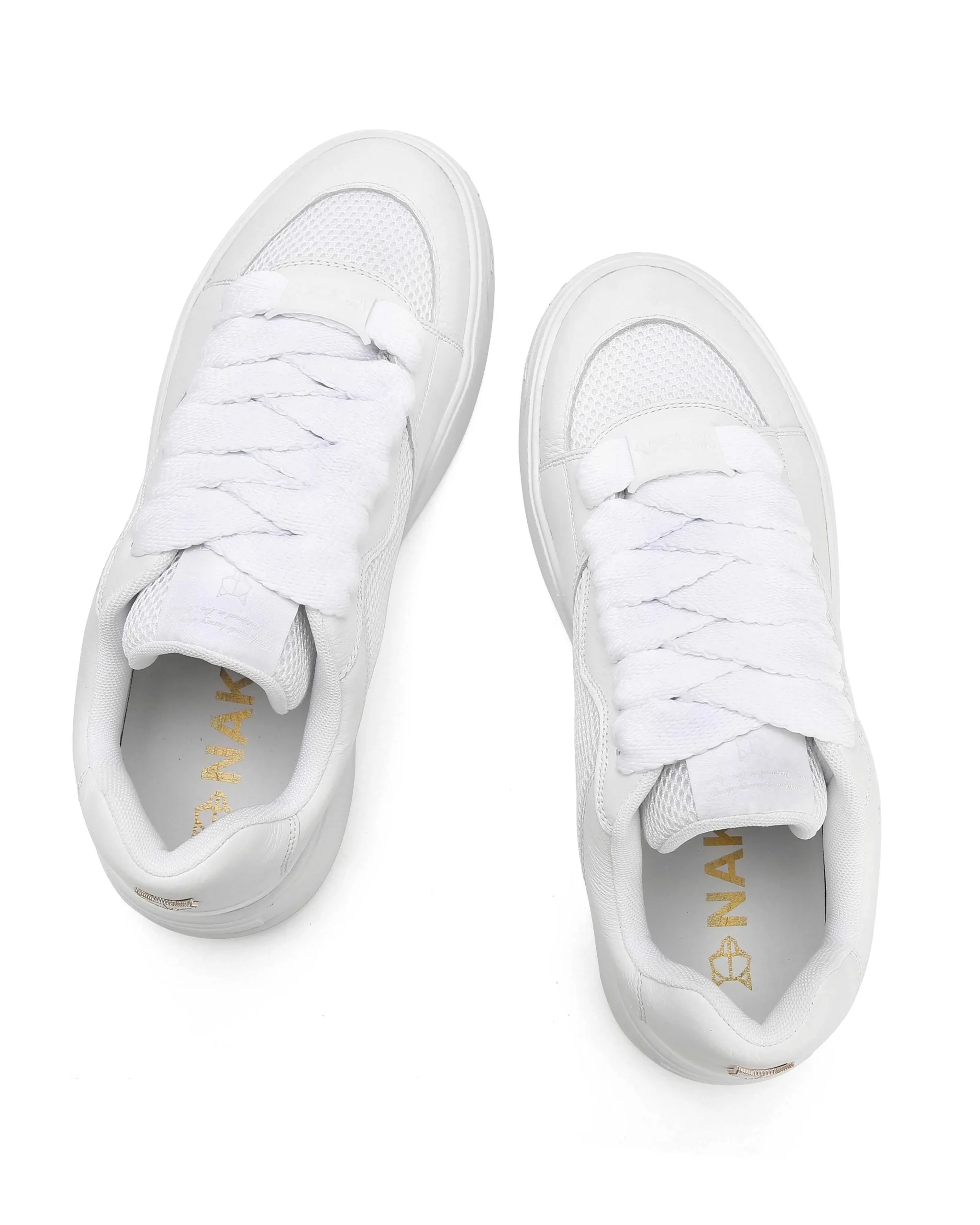 Kosa Signature White<Naked Wolfe Online